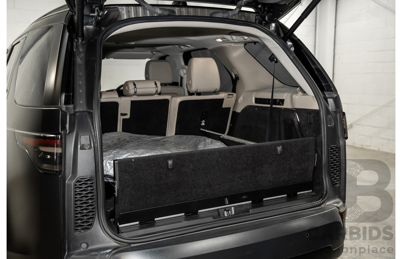 11/2018 Land Rover Discovery SD4 SE (177kW 4WD) L462 MY19 4d Wagon Silicon Silver Metallic (Matt Black Wrap) Turbo Diesel 2.0L