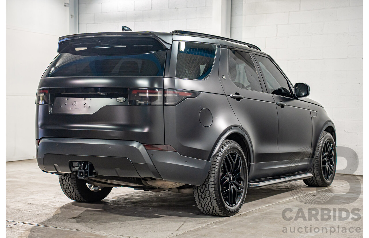 11/2018 Land Rover Discovery SD4 SE (177kW 4WD) L462 MY19 4d Wagon Silicon Silver Metallic (Matt Black Wrap) Turbo Diesel 2.0L