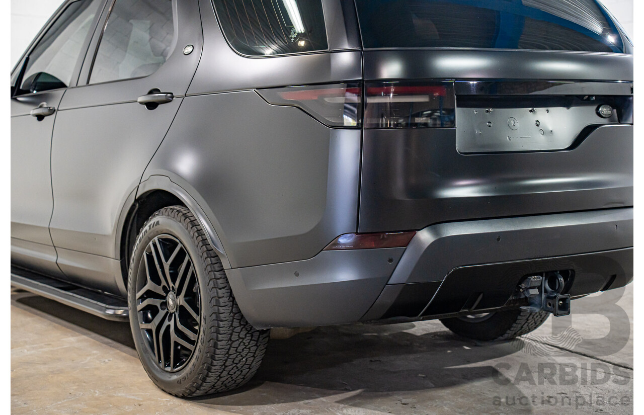 11/2018 Land Rover Discovery SD4 SE (177kW 4WD) L462 MY19 4d Wagon Silicon Silver Metallic (Matt Black Wrap) Turbo Diesel 2.0L