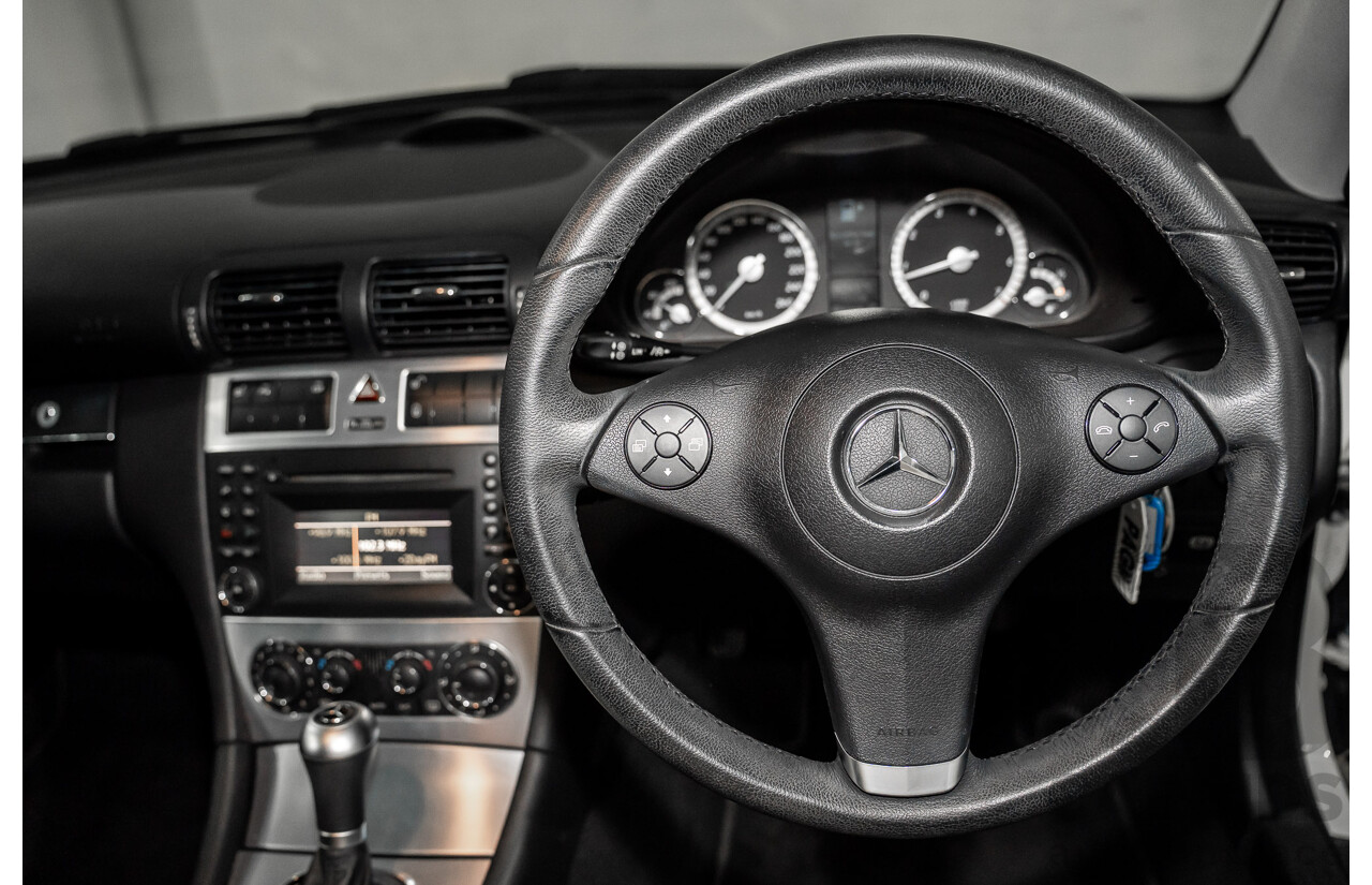 7/2009 Mercedes-Benz CLC 200 Kompressor 203 2d Coupe Calcite White Supercharged 1.8L