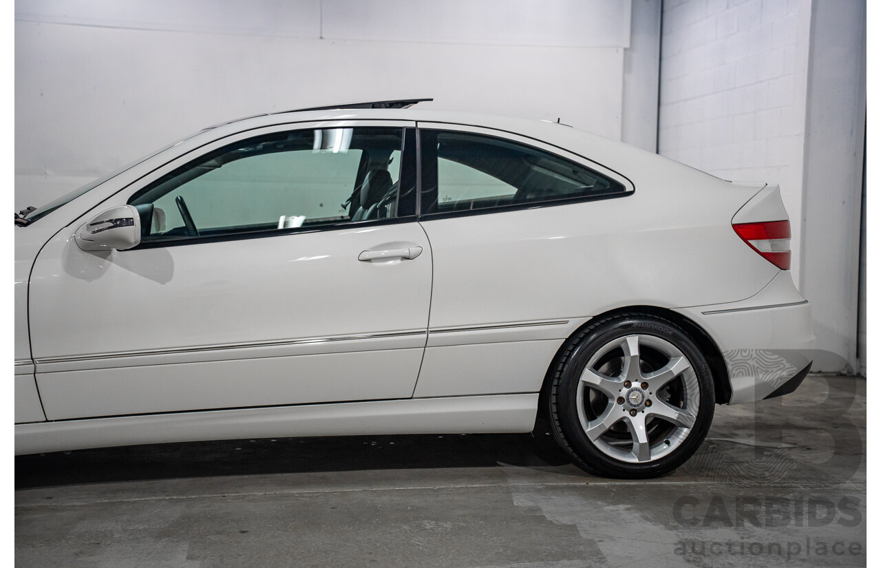 7/2009 Mercedes-Benz CLC 200 Kompressor 203 2d Coupe Calcite White Supercharged 1.8L