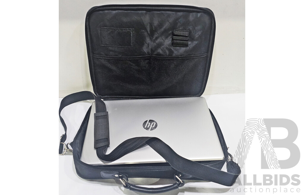 HP Laptop (17-ak0xx) AMD A9-9420 Radeon R5 3.0GHz - 3.4GHz 2-Core CPU 17-Inch Laptop