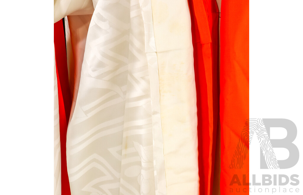 Beautiful Vintage Silk Hand Stitched Orange & White Japanese Kimono