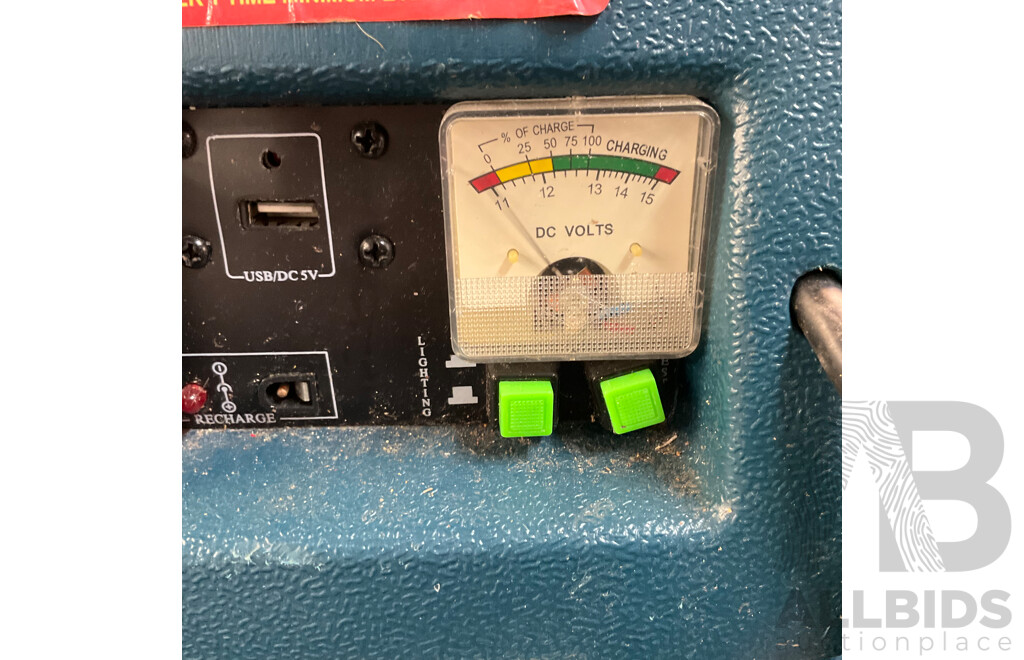 Performer 900Amp Jump Starter, Universal Front Car Seat Cover, Luxury Car Floor Mat (Model Not Specified), Car MP5 Player with Rear View Camera