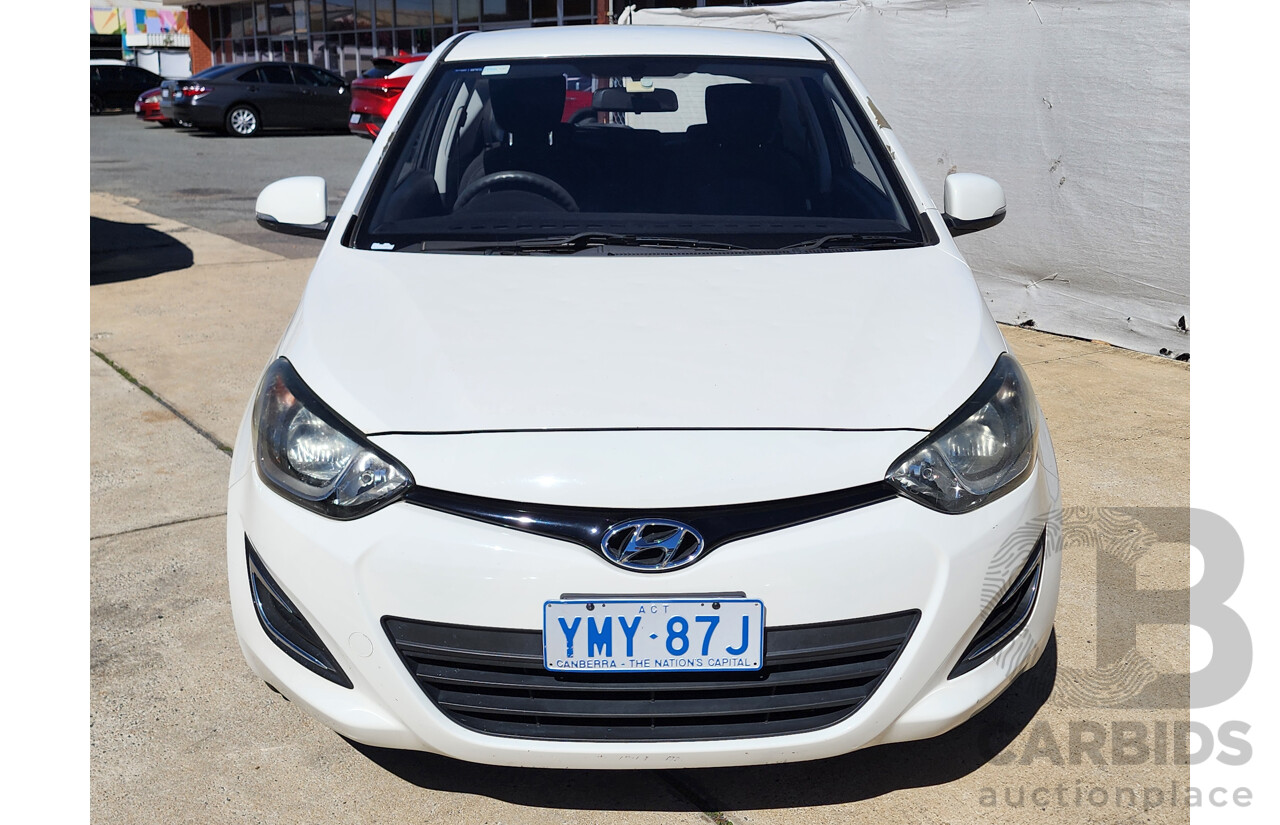 6/2012 Hyundai i20 Active PB MY12.5 3d Hatchback White 1.4L