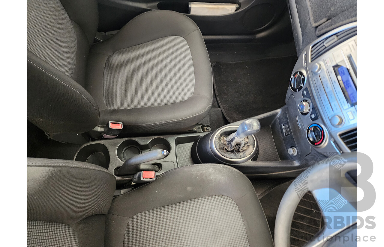 6/2012 Hyundai i20 Active PB MY12.5 3d Hatchback White 1.4L