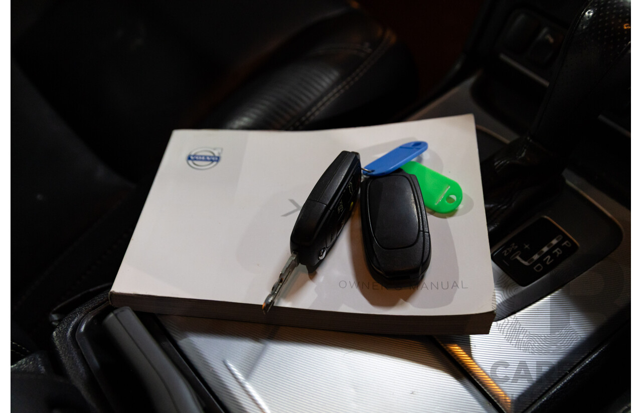 08/2014 Volvo XC90 D5 R-Design (AWD) MY14 4d Wagon Black Sapphire Metallic Turbo Diesel 2.4L