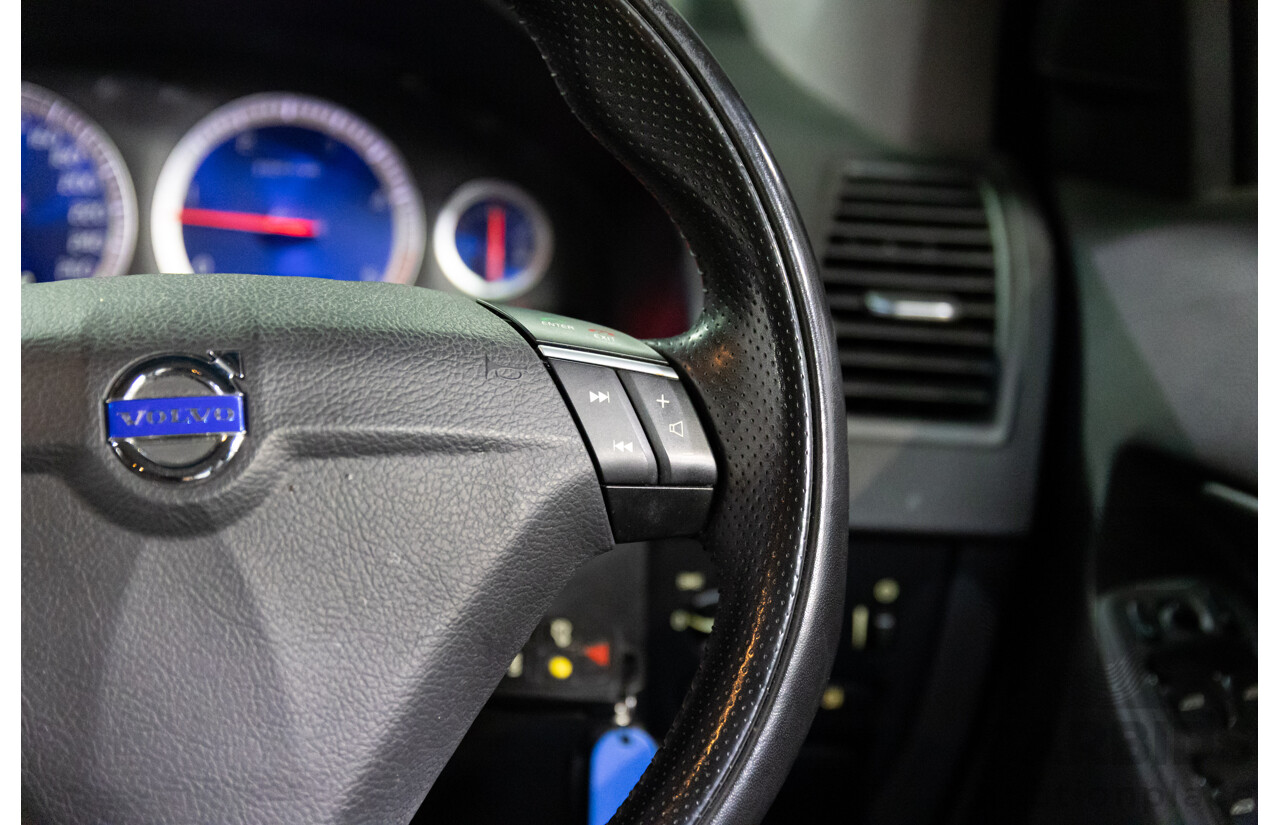 08/2014 Volvo XC90 D5 R-Design (AWD) MY14 4d Wagon Black Sapphire Metallic Turbo Diesel 2.4L