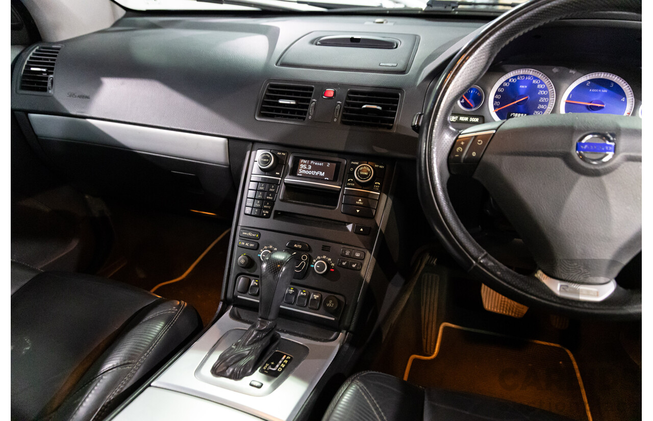 08/2014 Volvo XC90 D5 R-Design (AWD) MY14 4d Wagon Black Sapphire Metallic Turbo Diesel 2.4L