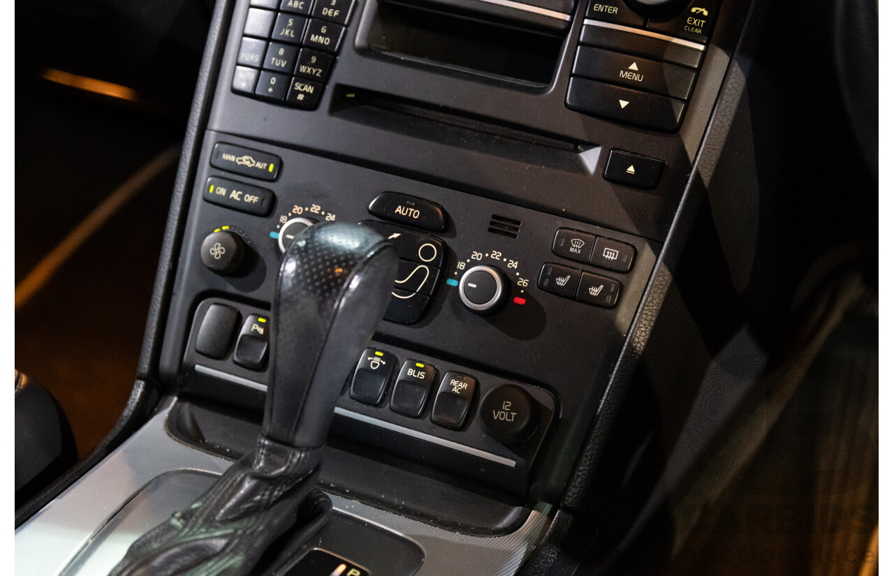 08/2014 Volvo XC90 D5 R-Design (AWD) MY14 4d Wagon Black Sapphire Metallic Turbo Diesel 2.4L