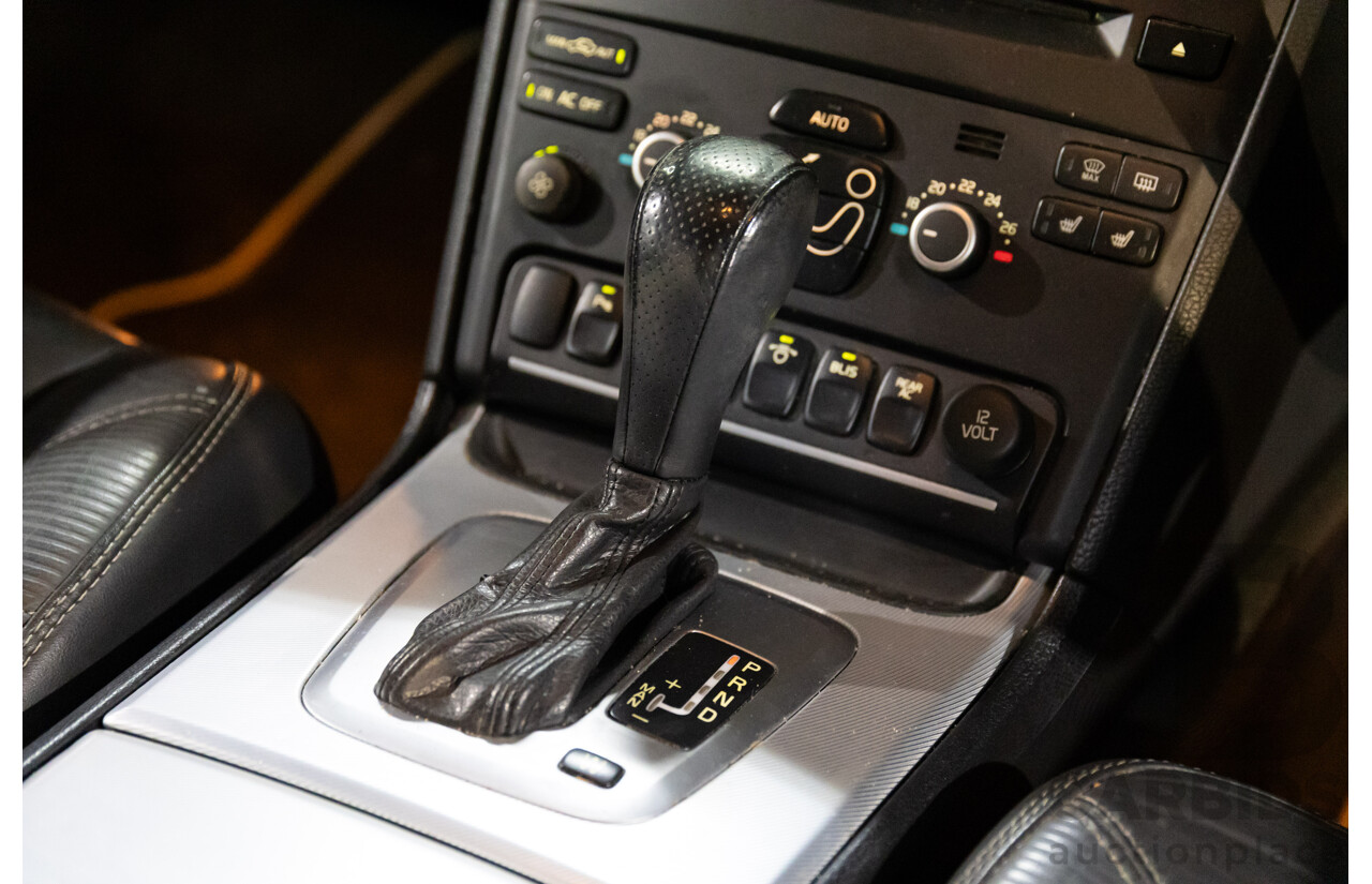 08/2014 Volvo XC90 D5 R-Design (AWD) MY14 4d Wagon Black Sapphire Metallic Turbo Diesel 2.4L