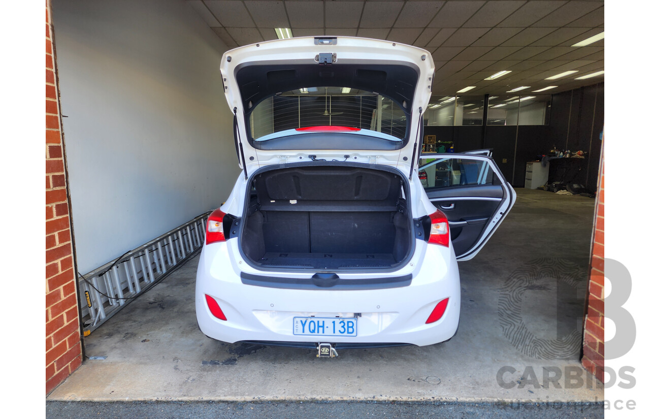 7/2015 Hyundai i30 Premium 1.6 CRDi GD3 SERIES 2 5d Hatchback White 1.6L