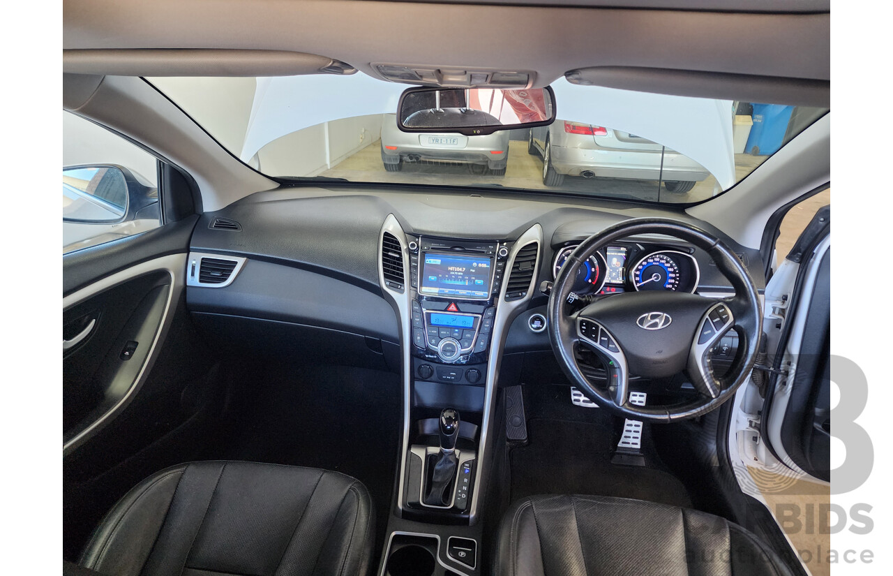 7/2015 Hyundai i30 Premium 1.6 CRDi GD3 SERIES 2 5d Hatchback White 1.6L