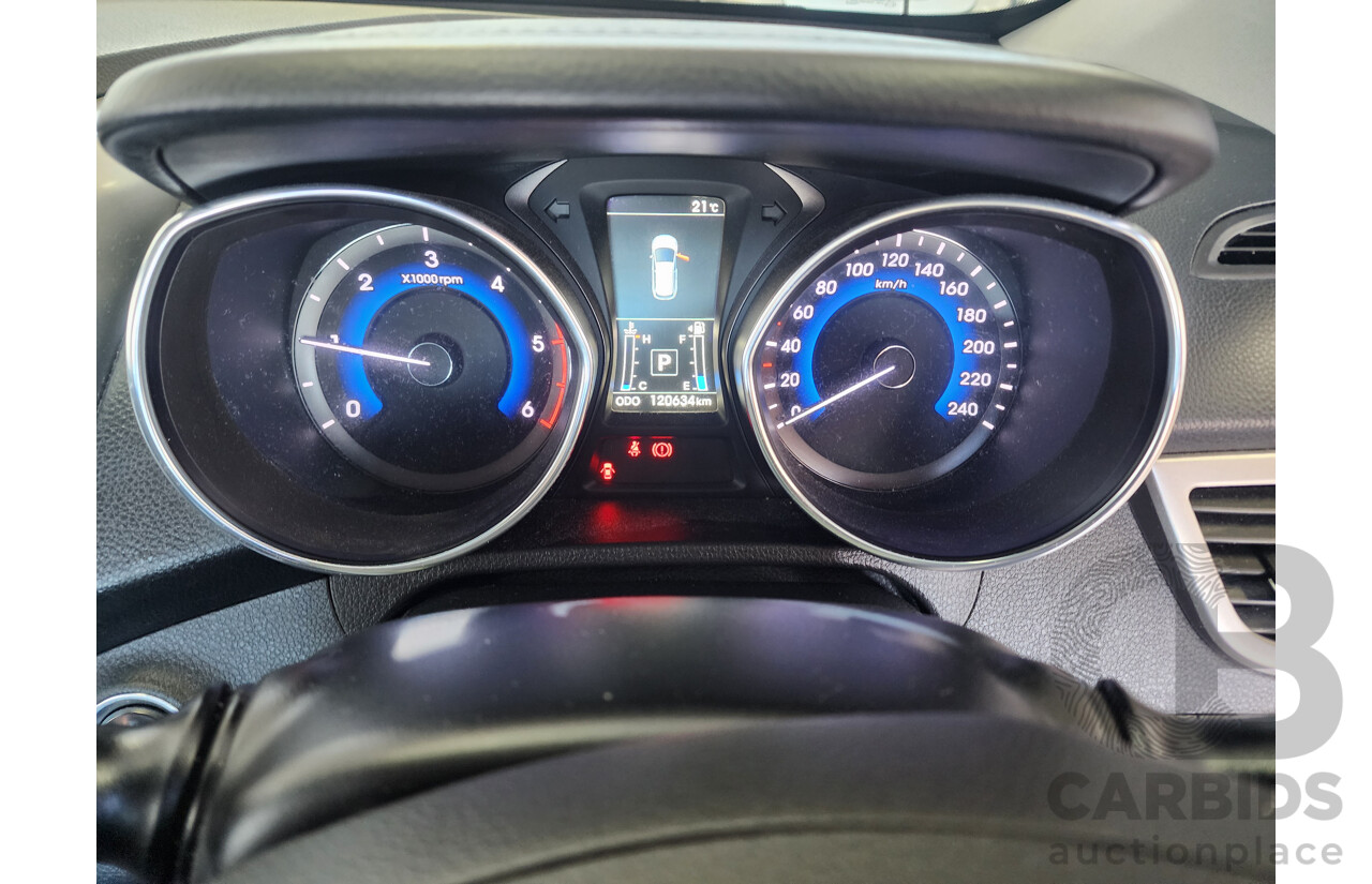 7/2015 Hyundai i30 Premium 1.6 CRDi GD3 SERIES 2 5d Hatchback White 1.6L