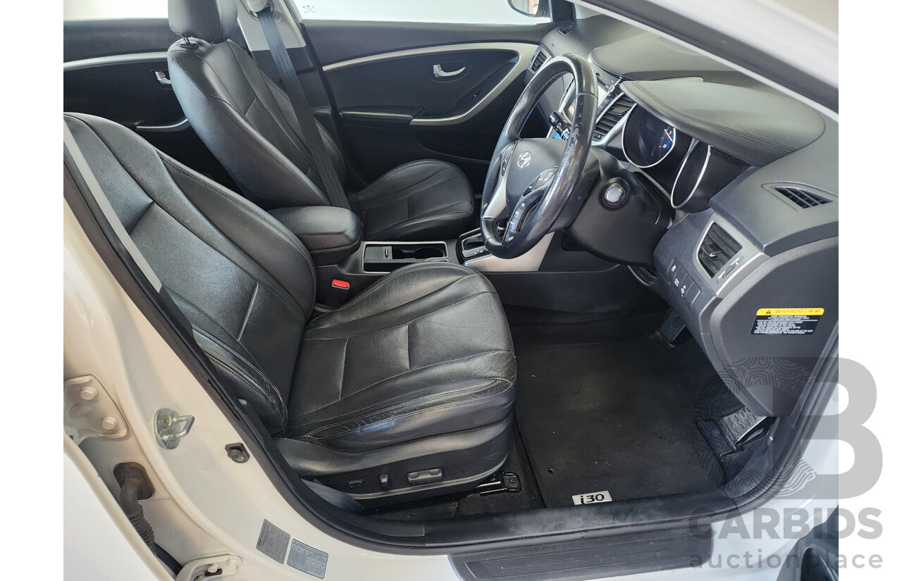 7/2015 Hyundai i30 Premium 1.6 CRDi GD3 SERIES 2 5d Hatchback White 1.6L