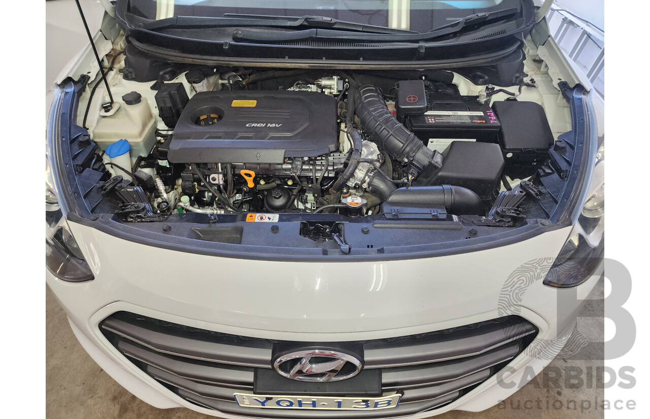 7/2015 Hyundai i30 Premium 1.6 CRDi GD3 SERIES 2 5d Hatchback White 1.6L