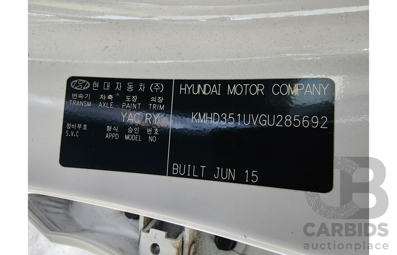 7/2015 Hyundai i30 Premium 1.6 CRDi GD3 SERIES 2 5d Hatchback White 1.6L