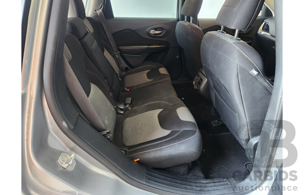 6/2014 Jeep Cherokee Longitude (4x4) KL MY15 4d Wagon Silver 3.2L