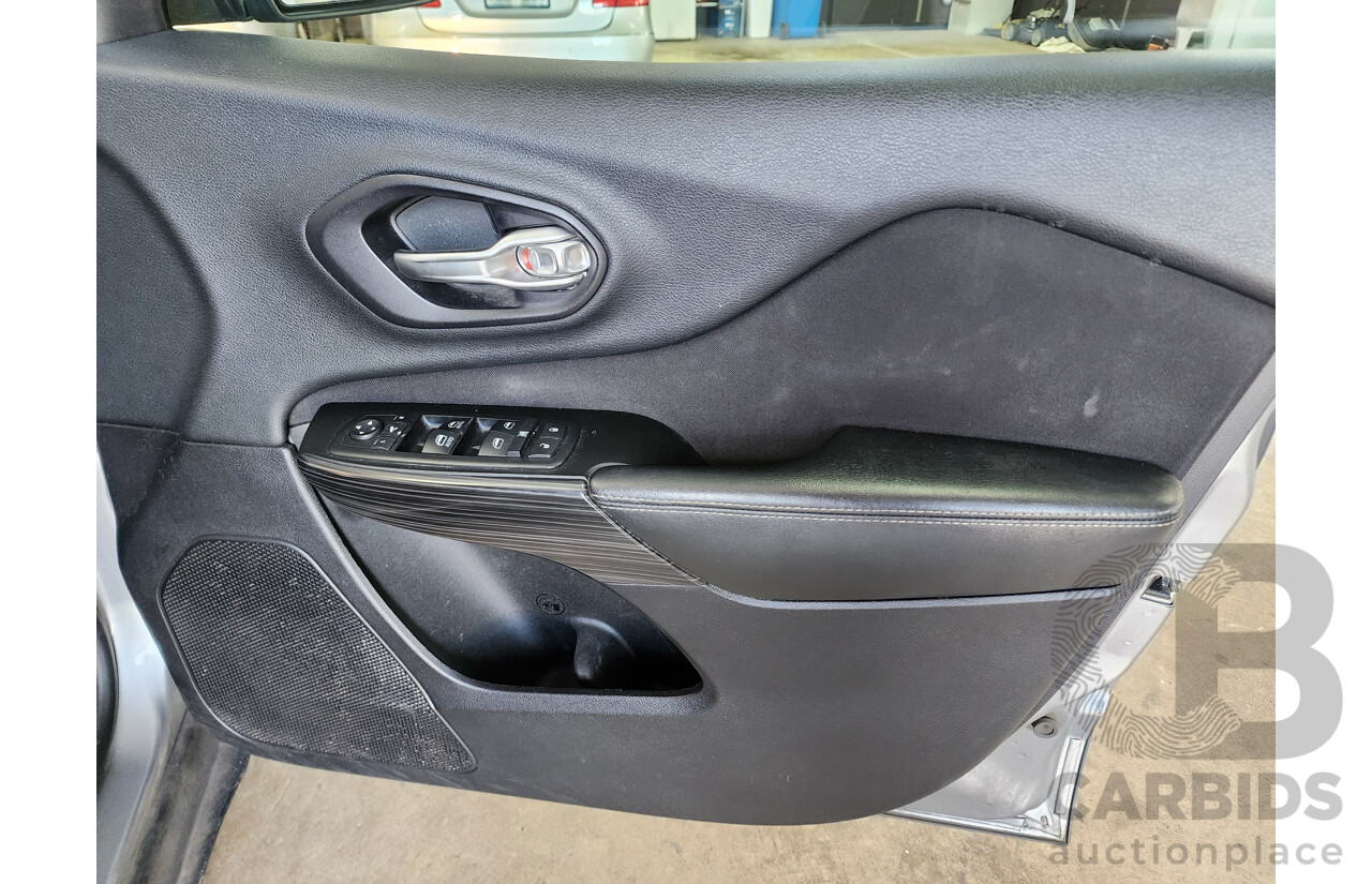 6/2014 Jeep Cherokee Longitude (4x4) KL MY15 4d Wagon Silver 3.2L