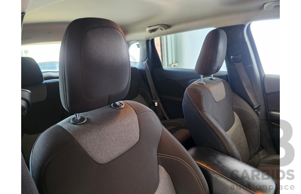 6/2014 Jeep Cherokee Longitude (4x4) KL MY15 4d Wagon Silver 3.2L