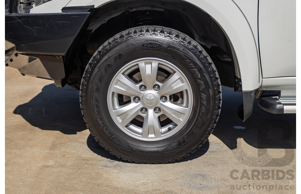 04/2015 Mitsubishi Triton GLX (4x4) MY15 Double Cab Utility White Turbo Diesel 2.5L