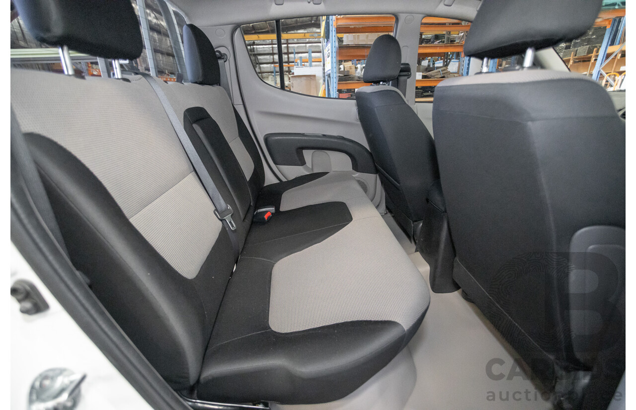 04/2015 Mitsubishi Triton GLX (4x4) MY15 Double Cab Utility White Turbo Diesel 2.5L