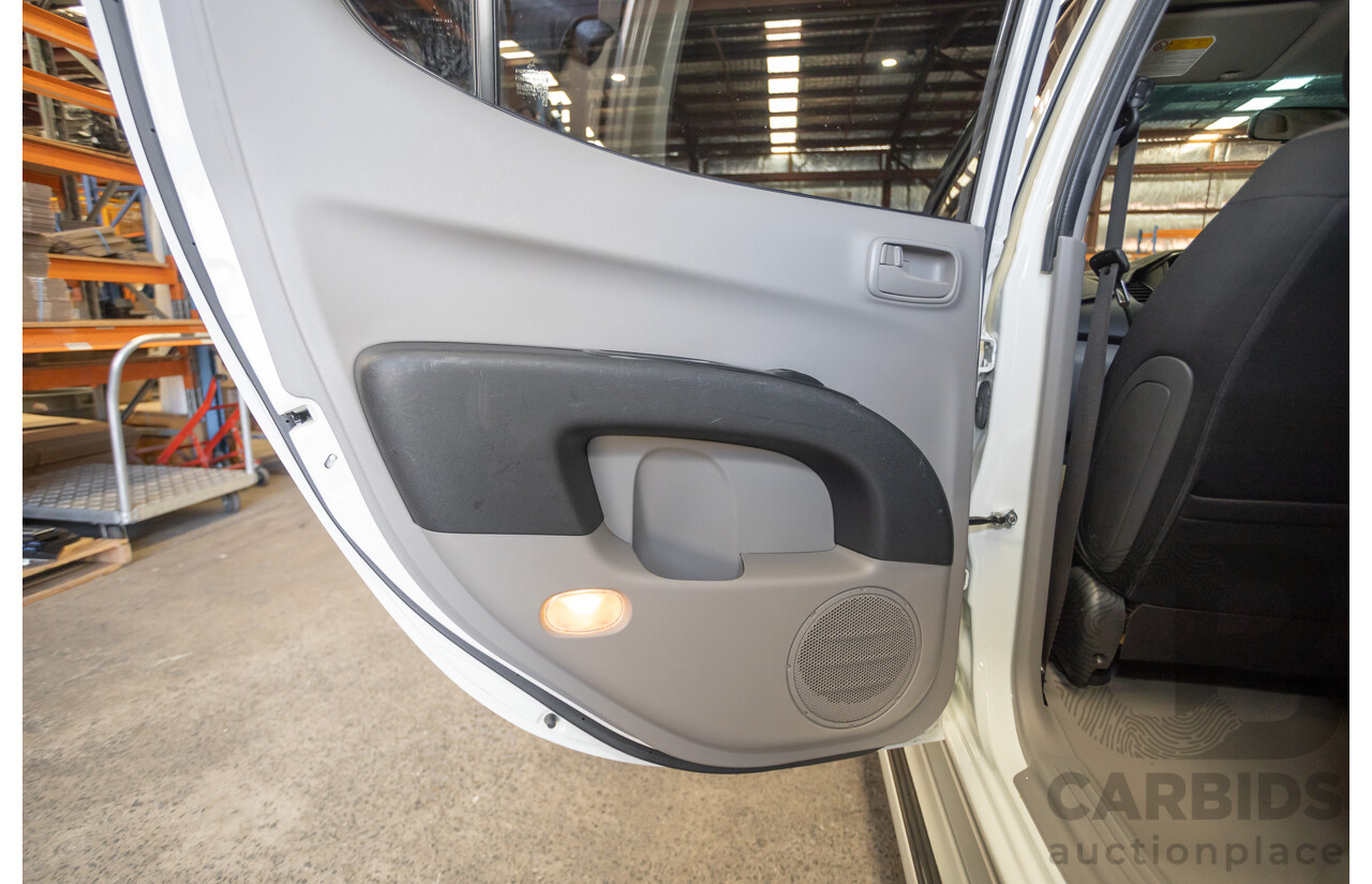 04/2015 Mitsubishi Triton GLX (4x4) MY15 Double Cab Utility White Turbo Diesel 2.5L