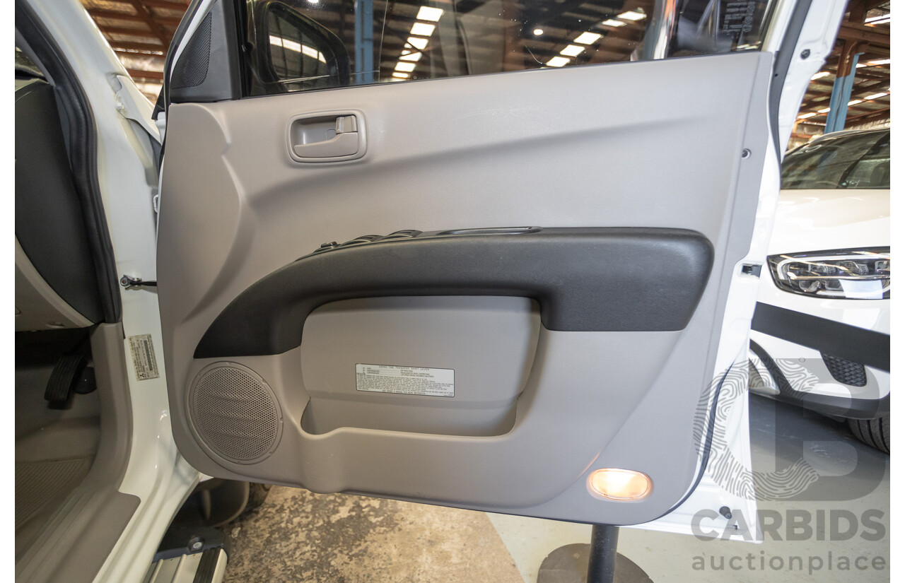 04/2015 Mitsubishi Triton GLX (4x4) MY15 Double Cab Utility White Turbo Diesel 2.5L