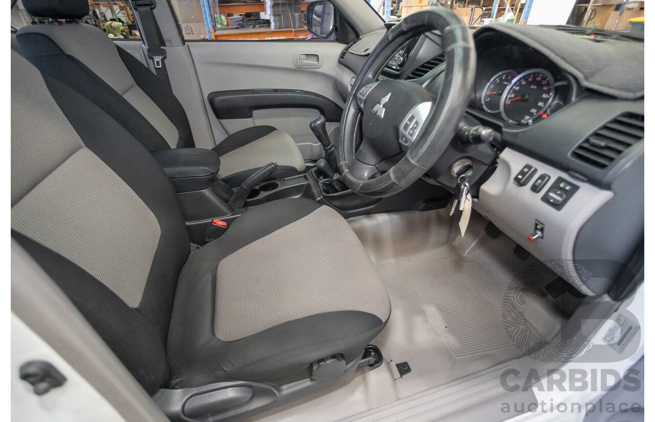 04/2015 Mitsubishi Triton GLX (4x4) MY15 Double Cab Utility White Turbo Diesel 2.5L