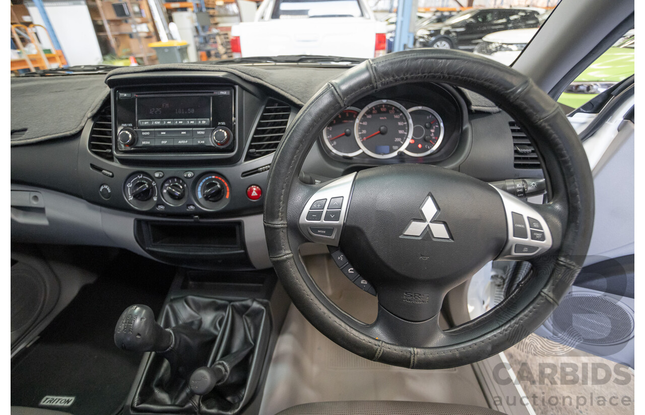 04/2015 Mitsubishi Triton GLX (4x4) MY15 Double Cab Utility White Turbo Diesel 2.5L