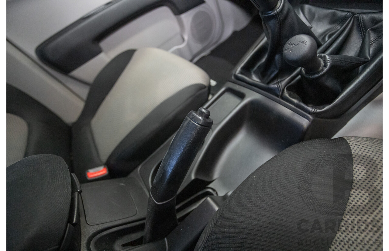 04/2015 Mitsubishi Triton GLX (4x4) MY15 Double Cab Utility White Turbo Diesel 2.5L