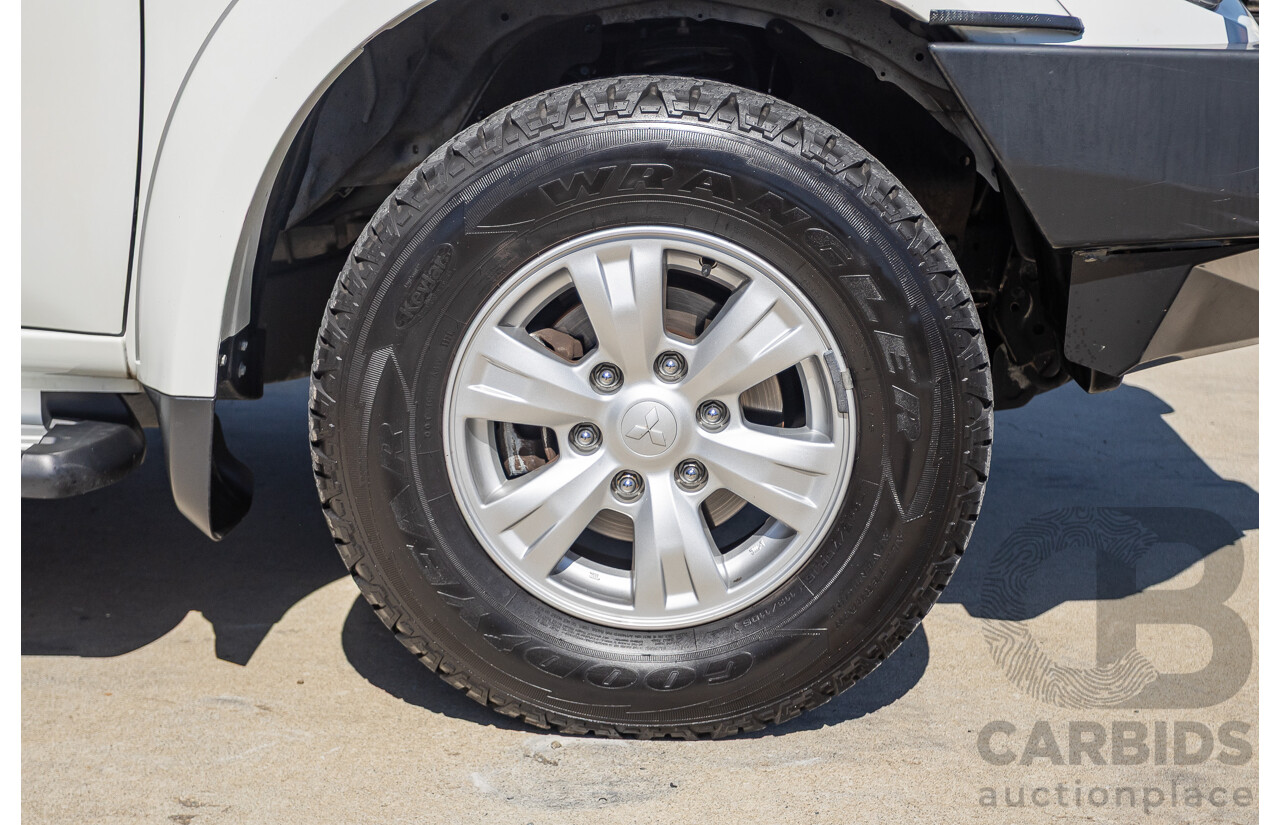 04/2015 Mitsubishi Triton GLX (4x4) MY15 Double Cab Utility White Turbo Diesel 2.5L