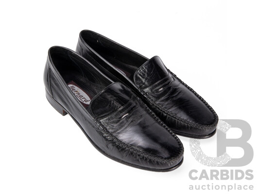 Pair of Bernard Men's Black Leather Loafers, Size 11.5