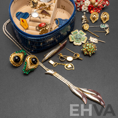 Collection of Costume Jewellery in Case