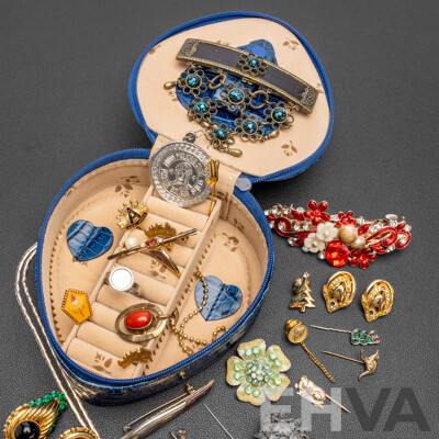 Collection of Costume Jewellery in Case