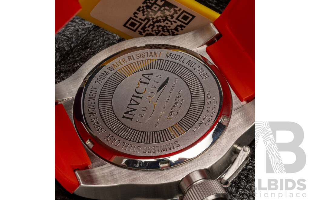 Men's Specialty Collection of Invicta Watches in Designated Hard Case - Lot of 8