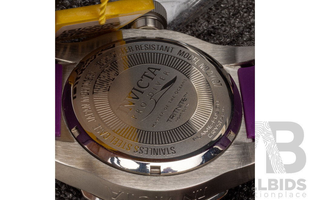 Men's Specialty Collection of Invicta Watches in Designated Hard Case - Lot of 8