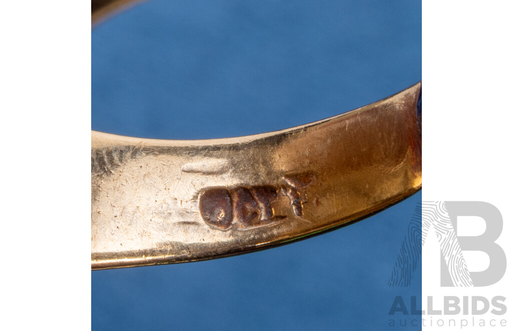 9ct Gold Bracelet and Signet Ring, 925 Sterling Silver Necklace - Lot of 3