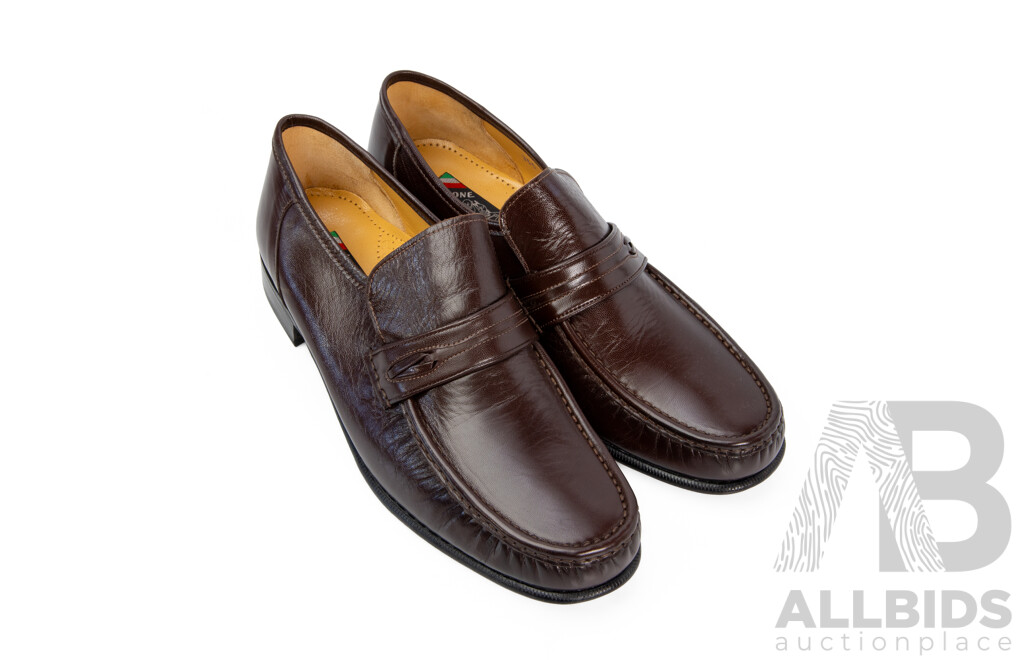 Pair of Palmone Men's Hand Made Full Leather Loafers, Size 10