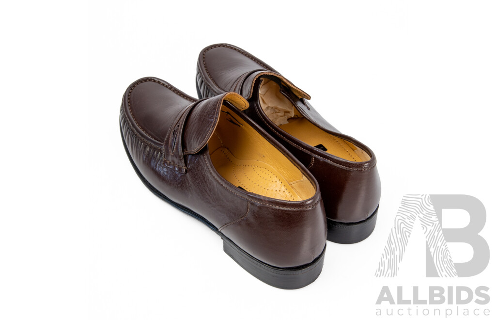 Pair of Palmone Men's Hand Made Full Leather Loafers, Size 10