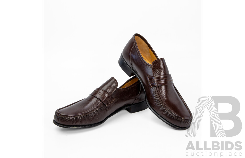 Pair of Palmone Men's Hand Made Full Leather Loafers, Size 10
