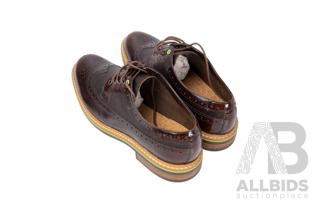 Pair of Clarks Men's Brown Leather Oxford Dress Shoes, Size 11.5