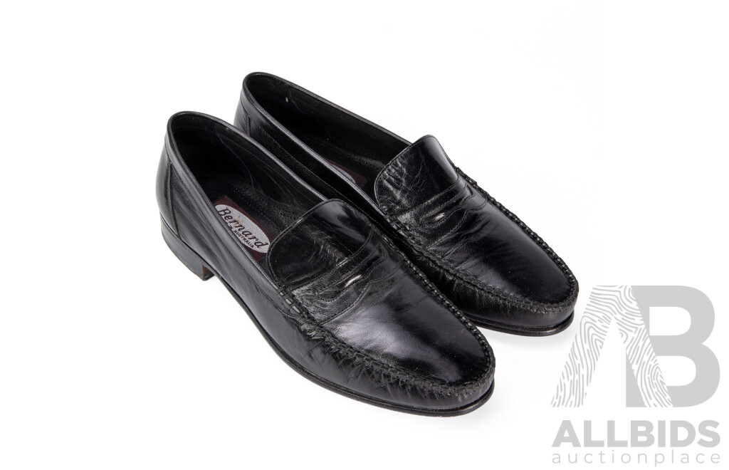 Pair of Bernard Men's Black Leather Loafers, Size 11.5