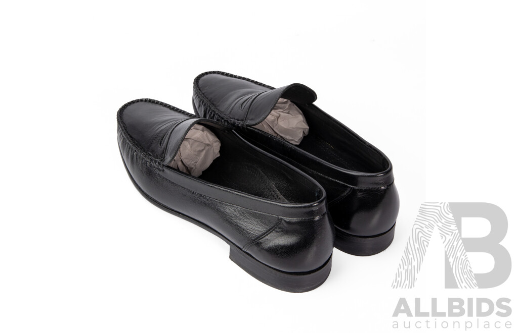 Pair of Bernard Men's Black Leather Loafers, Size 11.5
