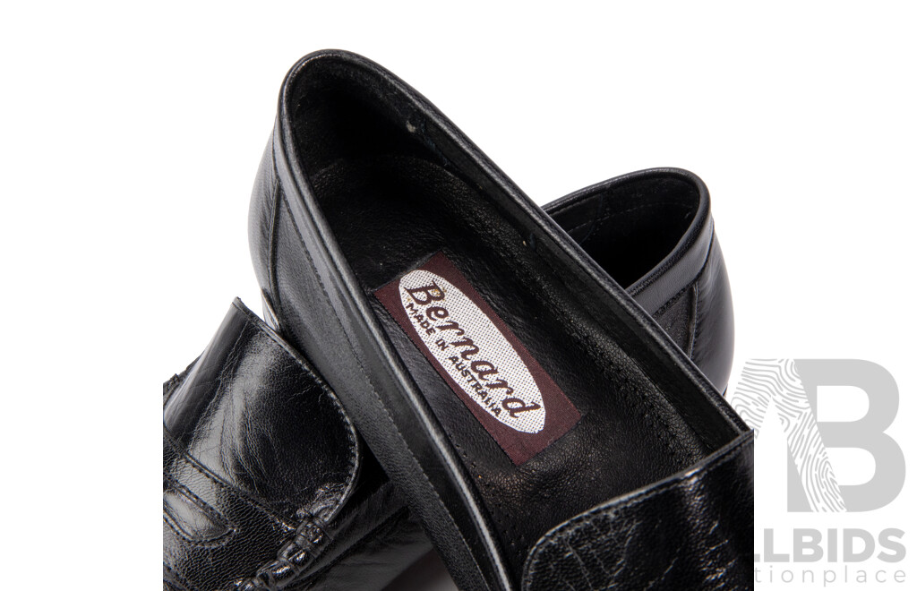 Pair of Bernard Men's Black Leather Loafers, Size 11.5