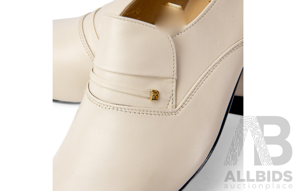 Pair of Bettini Men's Cream Leather Loafers, Size 12