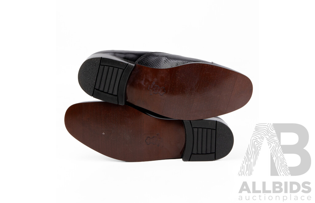 Pair of Dr Marcoss Men's Loafers Brown & Black, Size 10.5