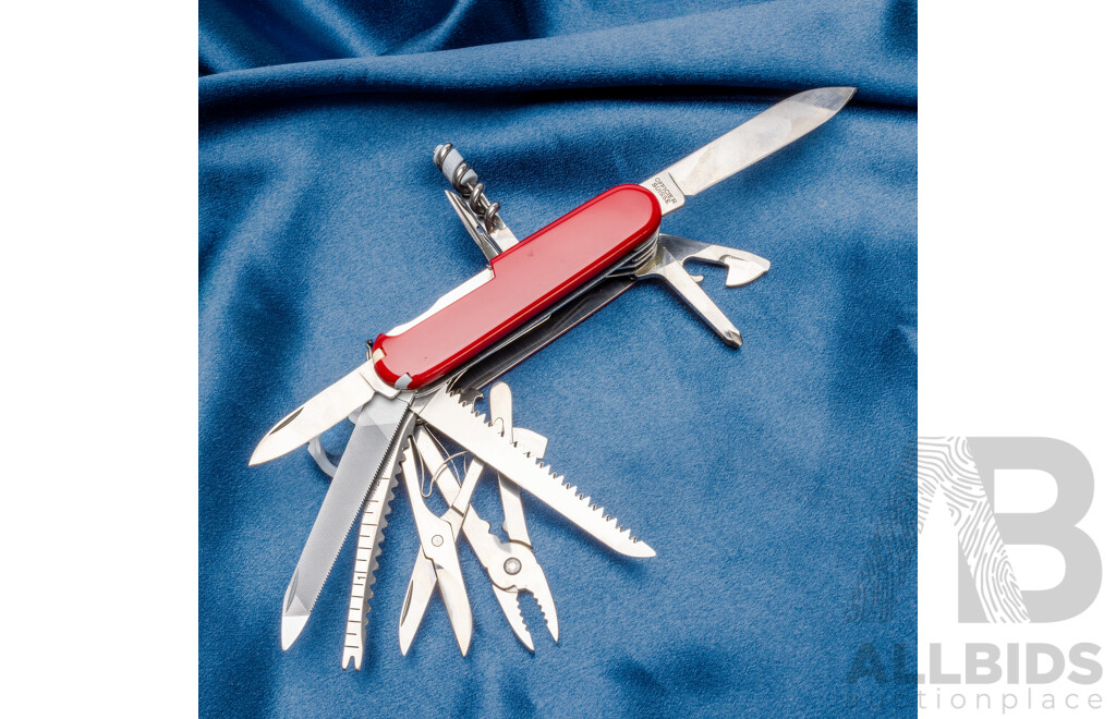 Victorinox Swiss Army Knife with Case