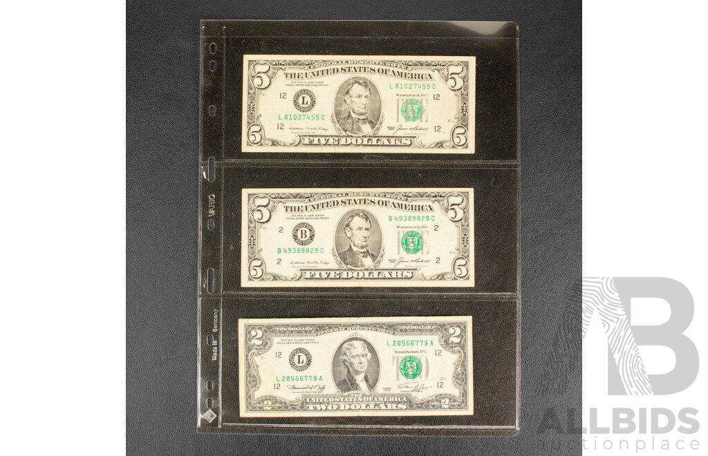 USA and Mexico Banknotes Including Five, Two and One Dollars, Fifty, Ten and One Pesos