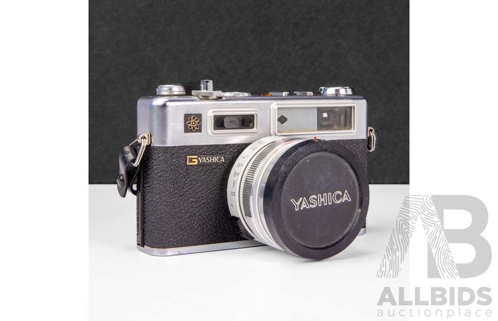 Yashica Electro 35 35mm Rangefinder Camera with Original Yashica Case